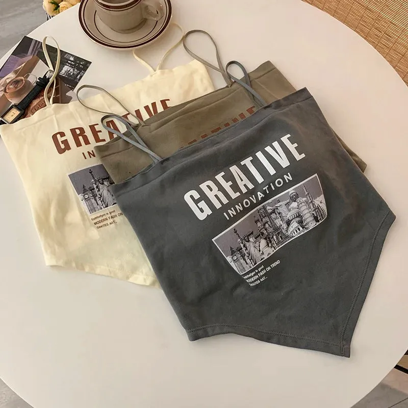 Crop-Tops mit Spaghettiträgern und kreativem Print für den E-Girl Stil