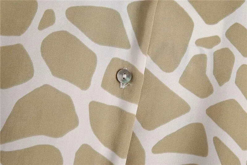 LOOSE ANIMAL PRINT BLOUSE
