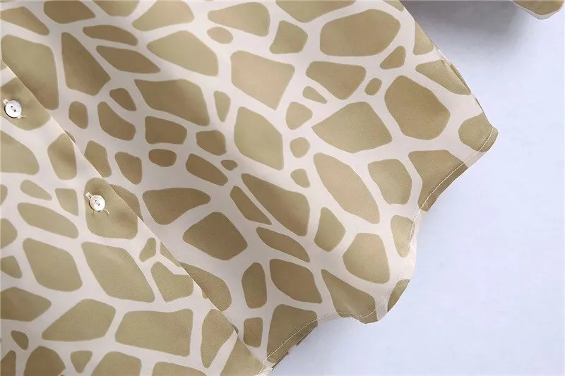 LOOSE ANIMAL PRINT BLOUSE