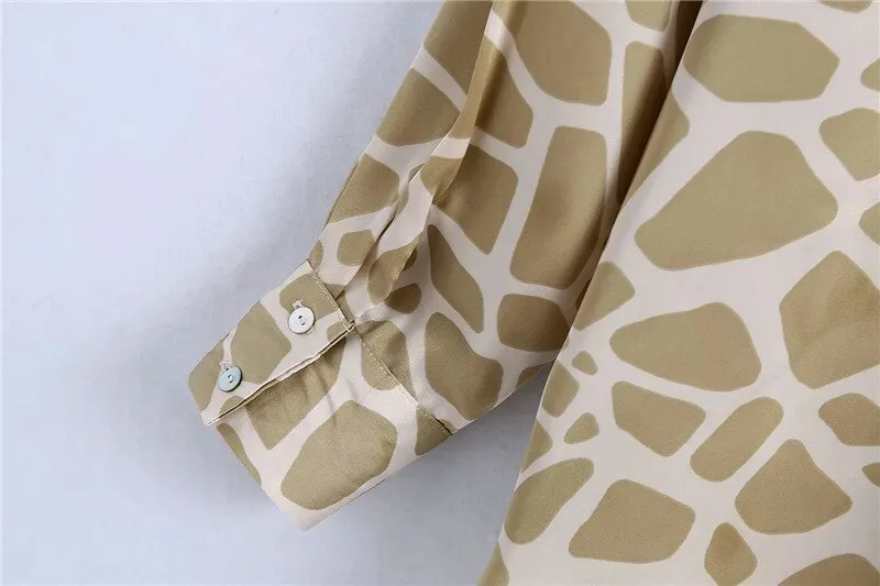 LOOSE ANIMAL PRINT BLOUSE