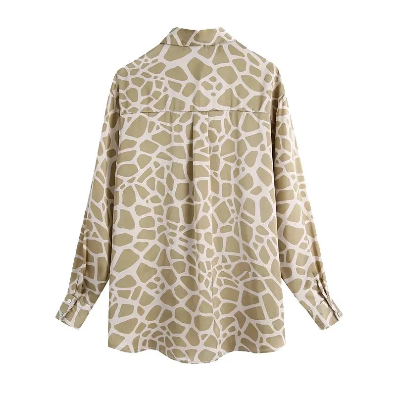 LOOSE ANIMAL PRINT BLOUSE